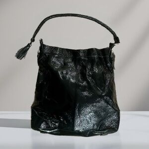 Pursuits LTD black patent leather shoulder bag